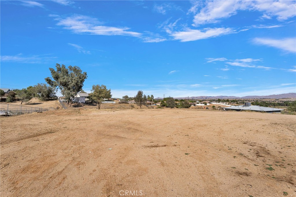 18738 Lemon Street Property Photo 27