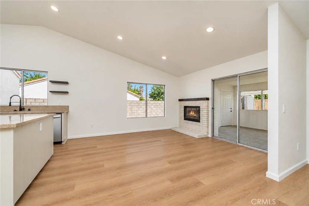 12415 5th Avenue Property Photo 9