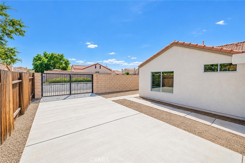 12415 5th Avenue Property Photo 27