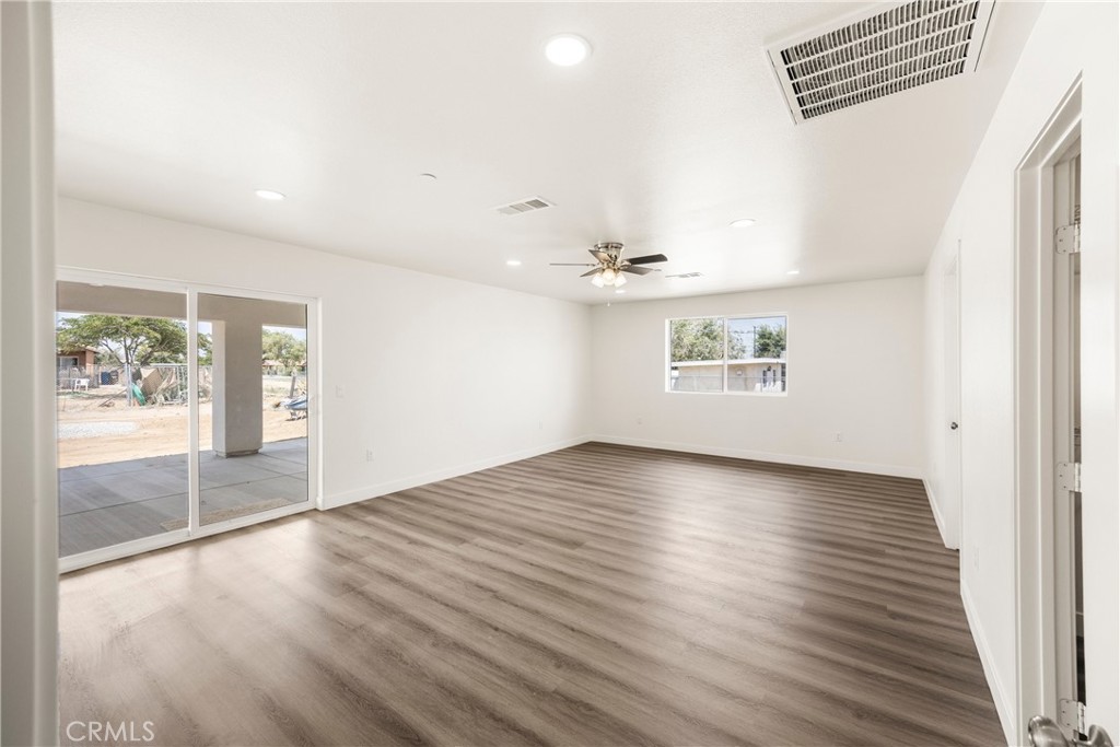16512 Chestnut St Property Photo 23