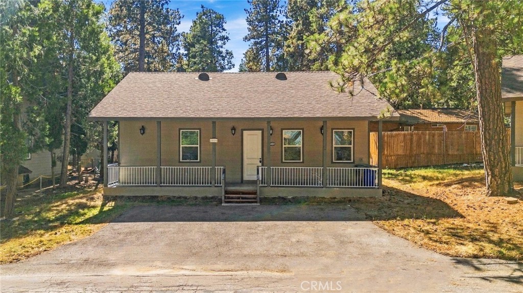 2600 Whispering Pines Drive Property Photo 2