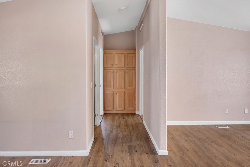 12945 Smith Road Property Photo 6