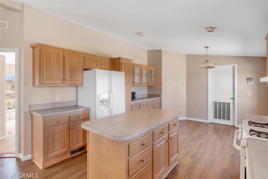 12945 Smith Road Property Photo 13