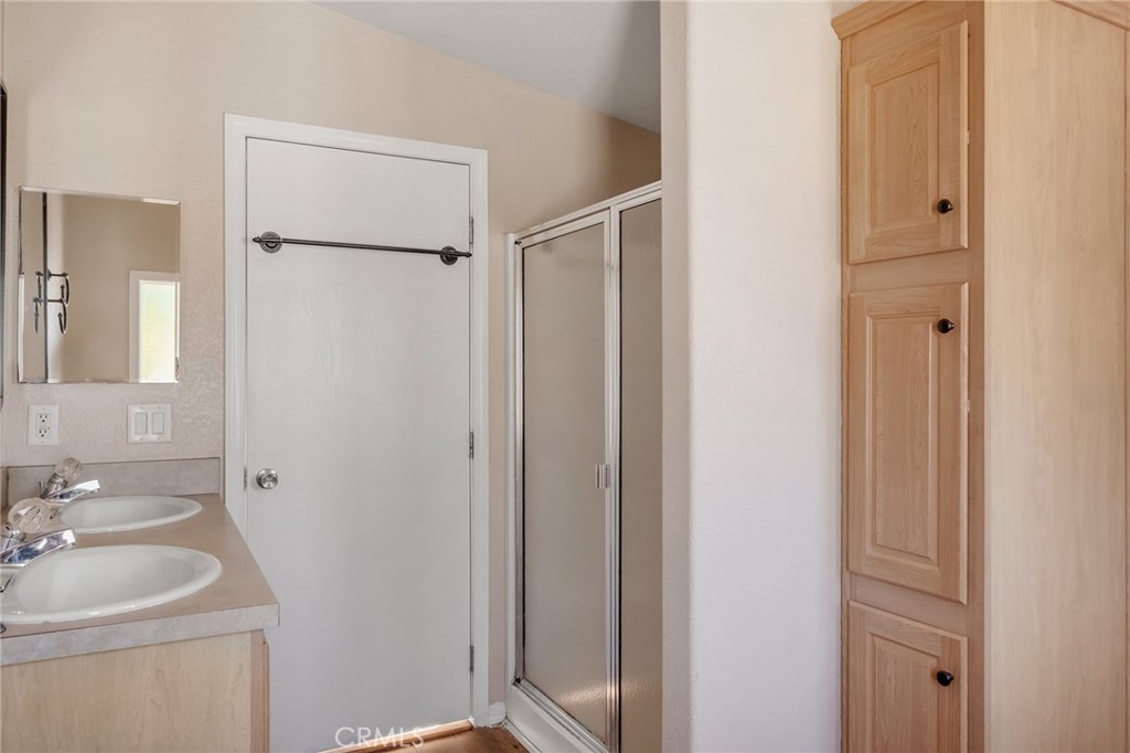 12945 Smith Road Property Photo 27
