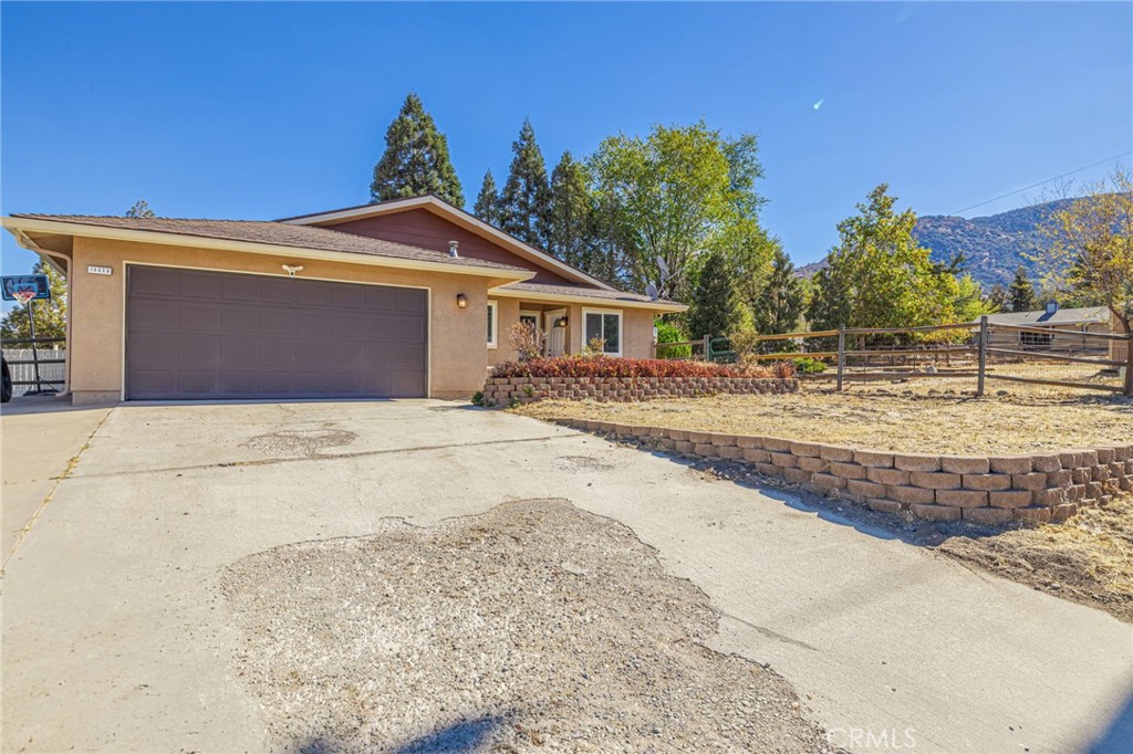 18050 Bold Venture Property Photo 3