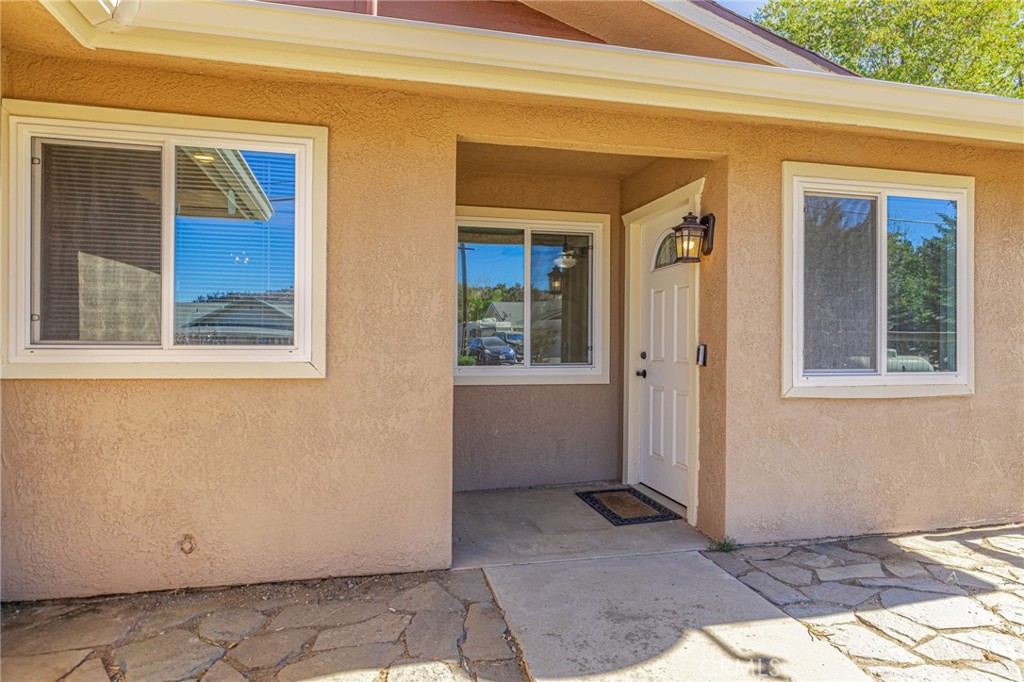 18050 Bold Venture Property Photo 4