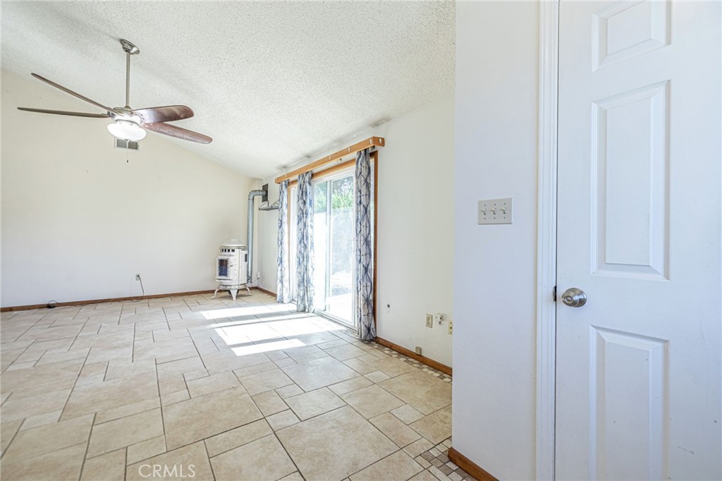18050 Bold Venture Property Photo 6