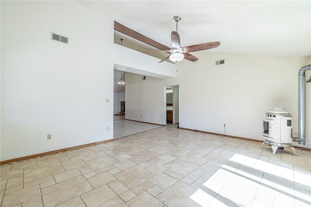 18050 Bold Venture Property Photo 8