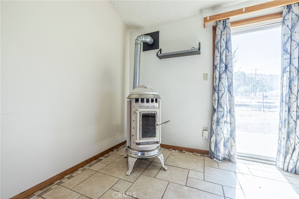 18050 Bold Venture Property Photo 9