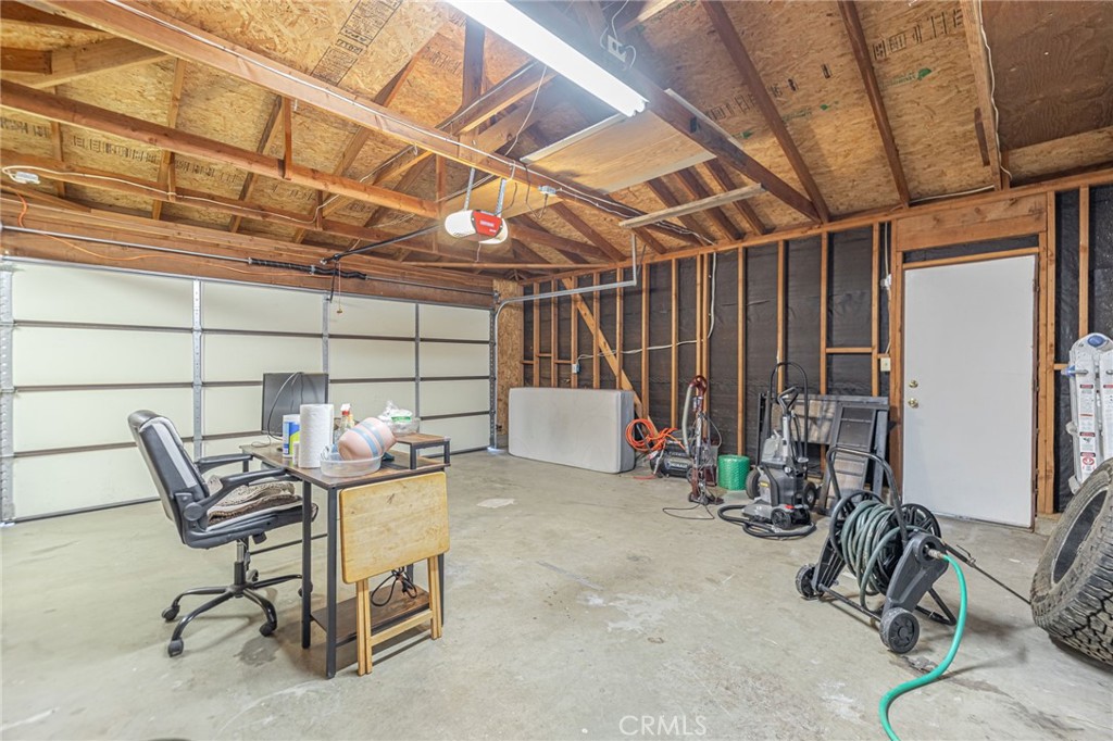 18050 Bold Venture Property Photo 31