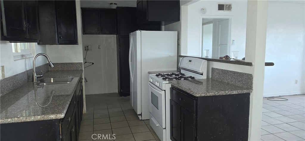 934 E Navajo Street Property Photo 3