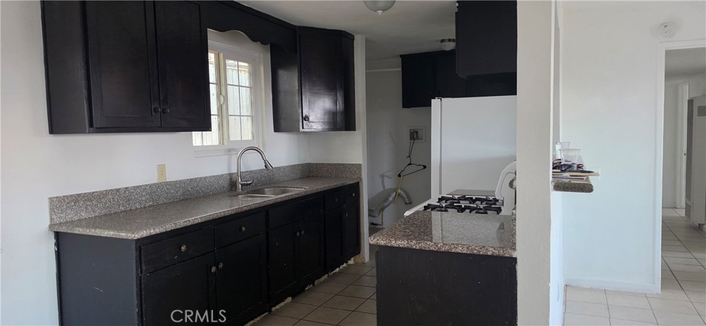 934 E Navajo Street Property Photo 4