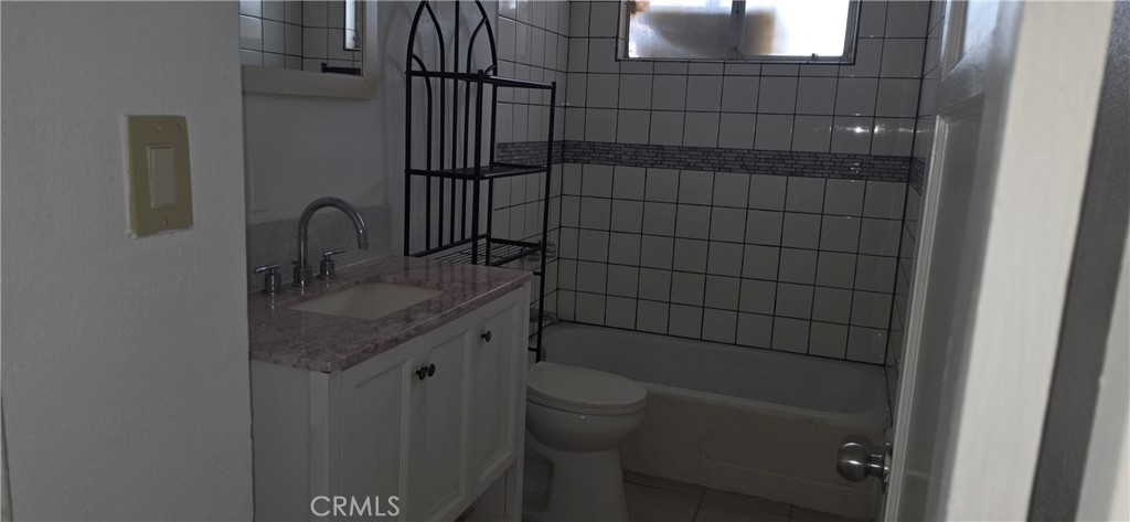 934 E Navajo Street Property Photo 6