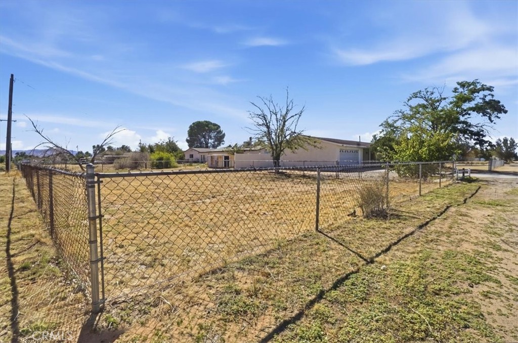 21057 Sitting Bull Property Photo 7