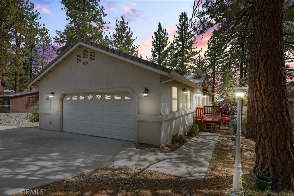 5399 Lone Pine Canyon Property Photo 1
