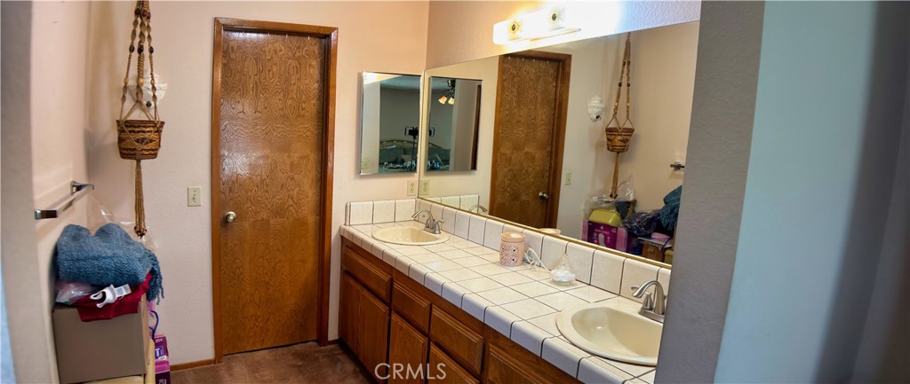 20707 Ottawa Property Photo 3