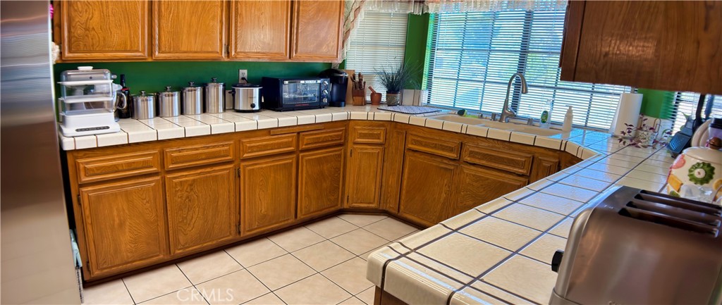 20707 Ottawa Property Photo 6