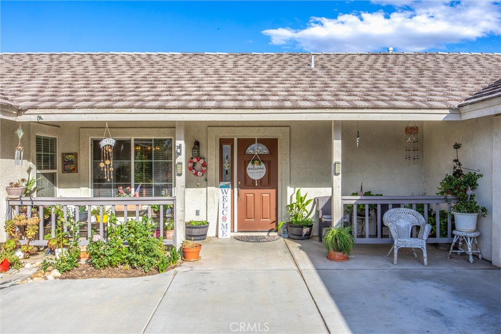 13997 Riverside Property Photo 5