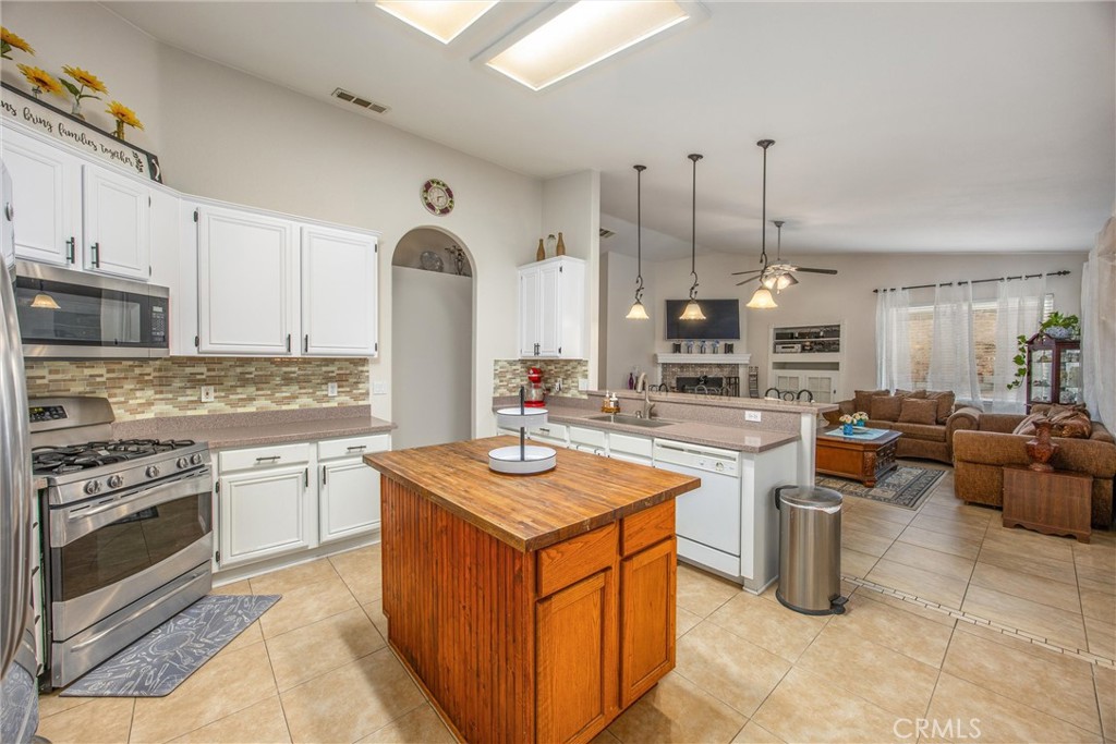13997 Riverside Property Photo 14