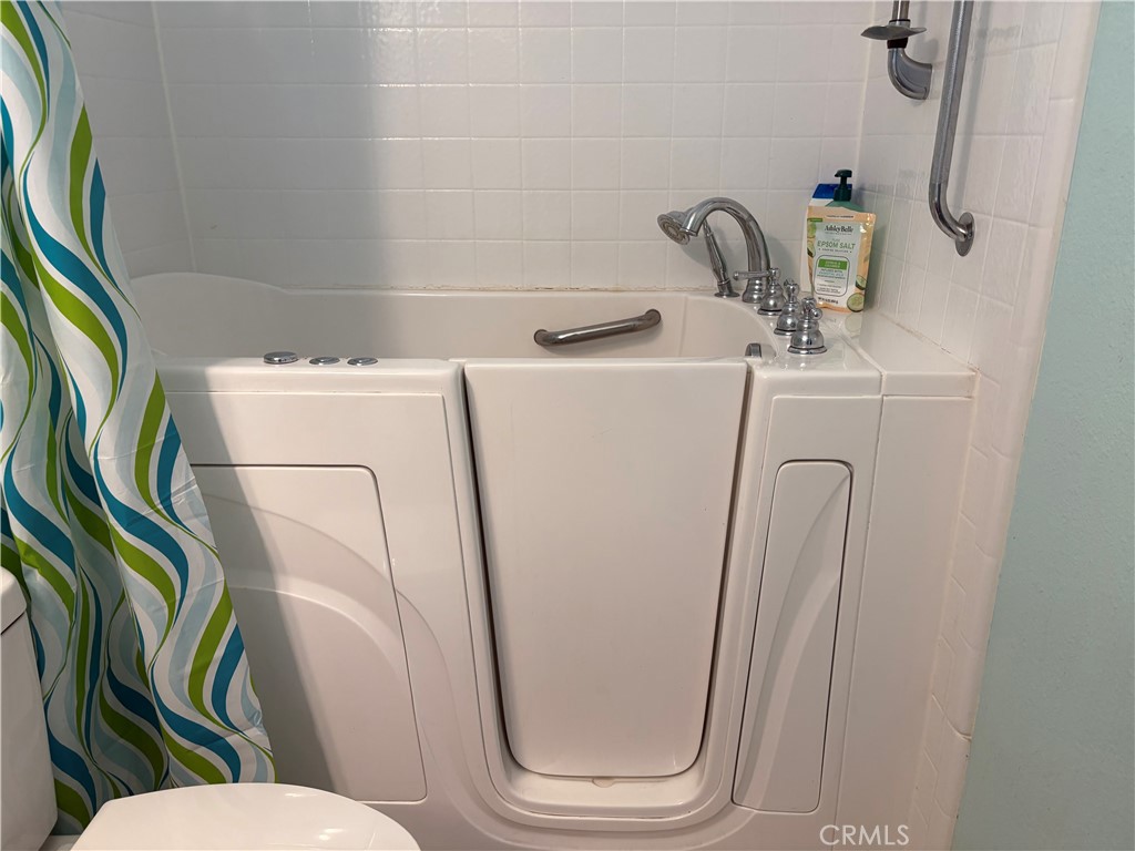 20843 Waalew Rd 100 Property Photo 13