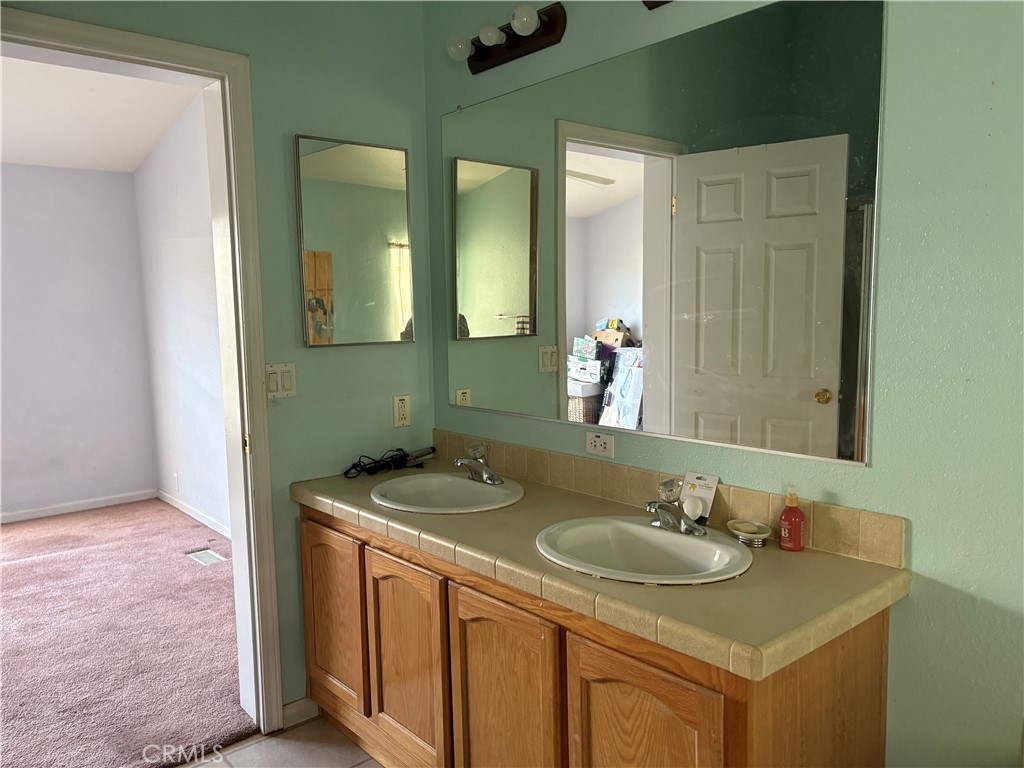 20843 Waalew Rd 100 Property Photo 16