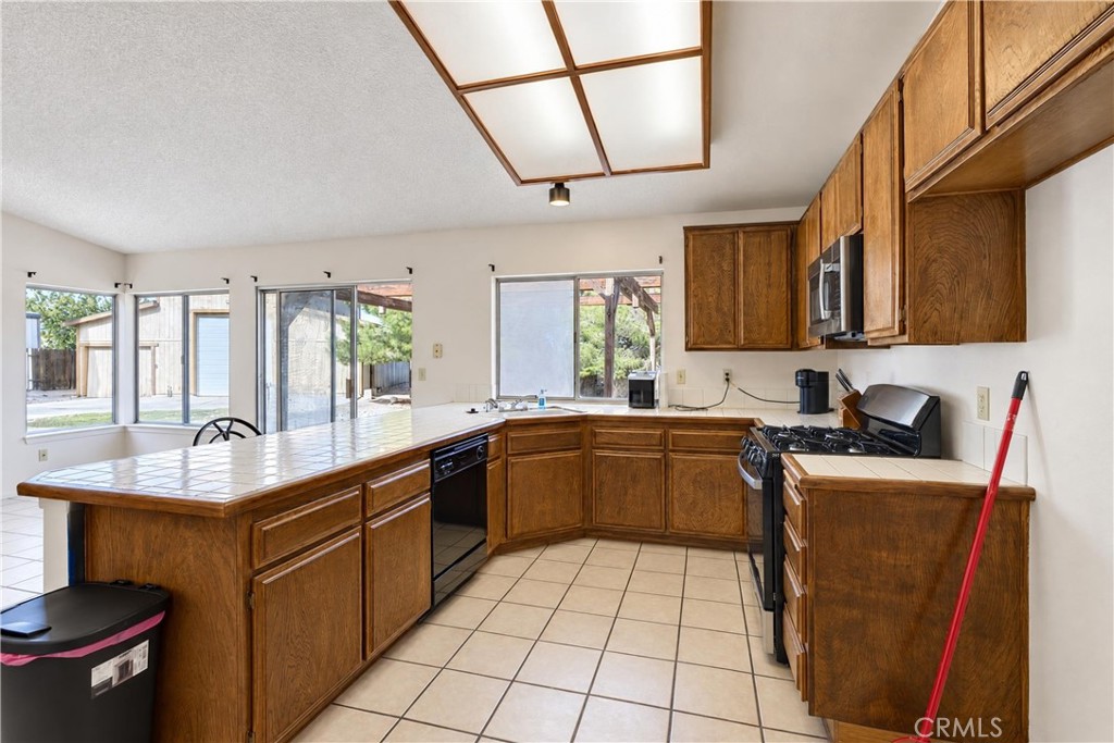 11456 Low Chaparral Property Photo 8