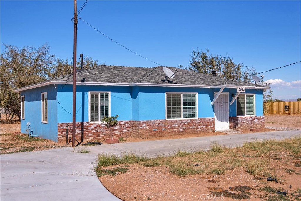 15594 Mission Property Photo 7