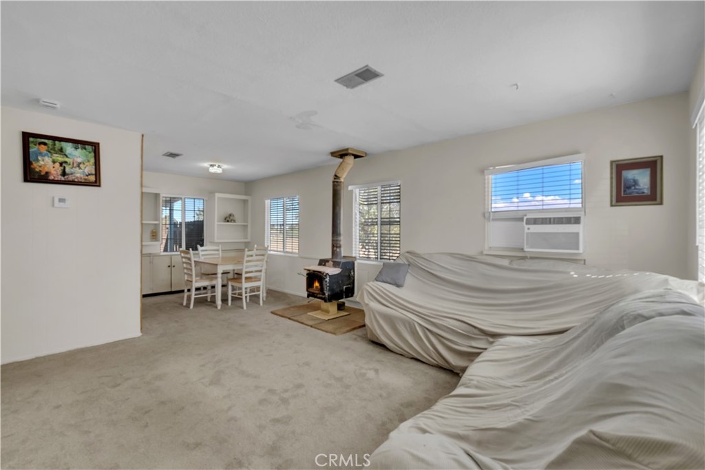 15594 Mission Property Photo 9