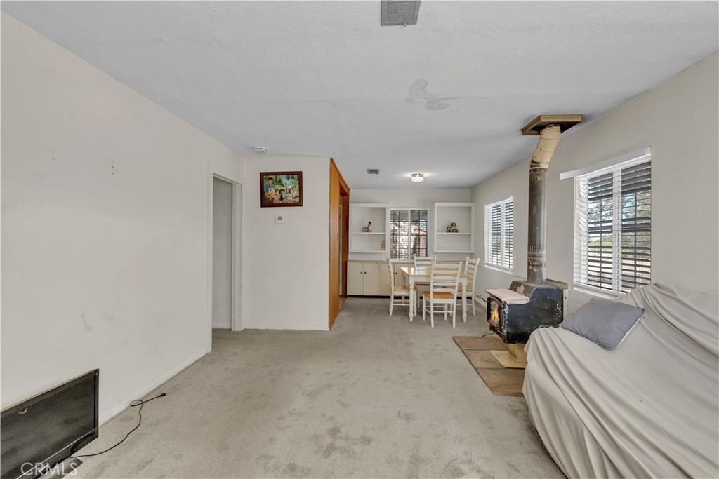 15594 Mission Property Photo 10