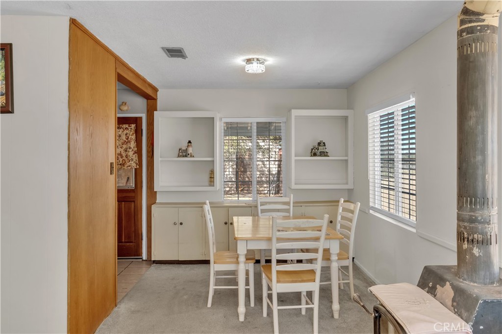 15594 Mission Property Photo 12