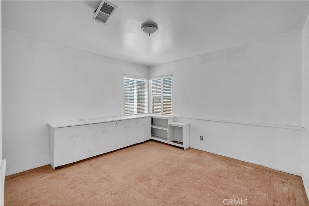 15594 Mission Property Photo 18