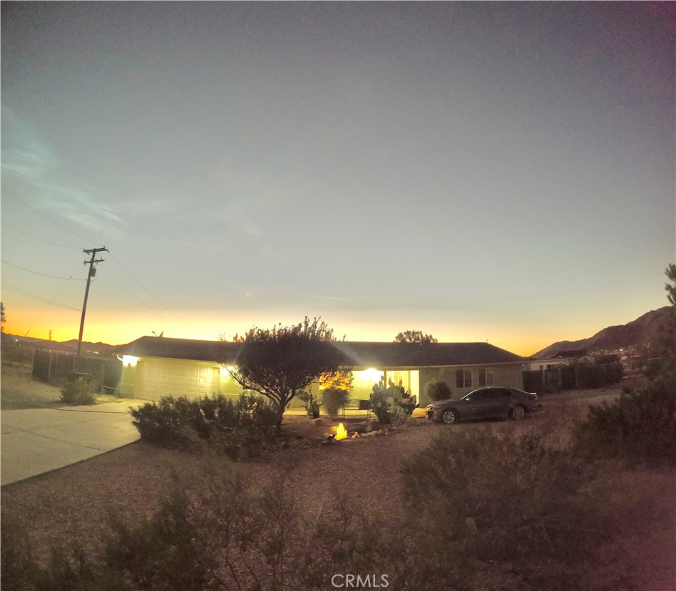 15550 Desert Star Property Photo 1