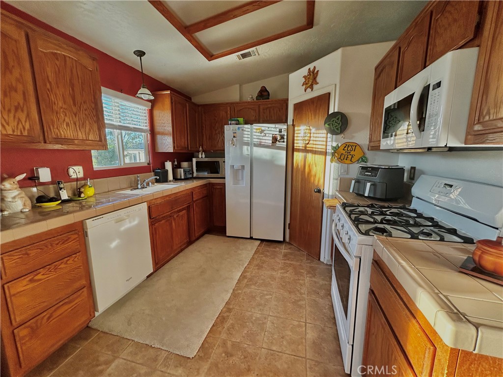 15550 Desert Star Property Photo 2