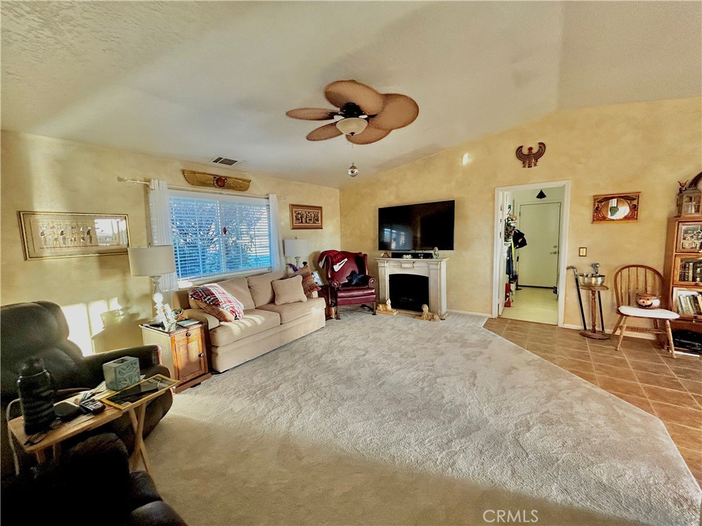 15550 Desert Star Property Photo 3
