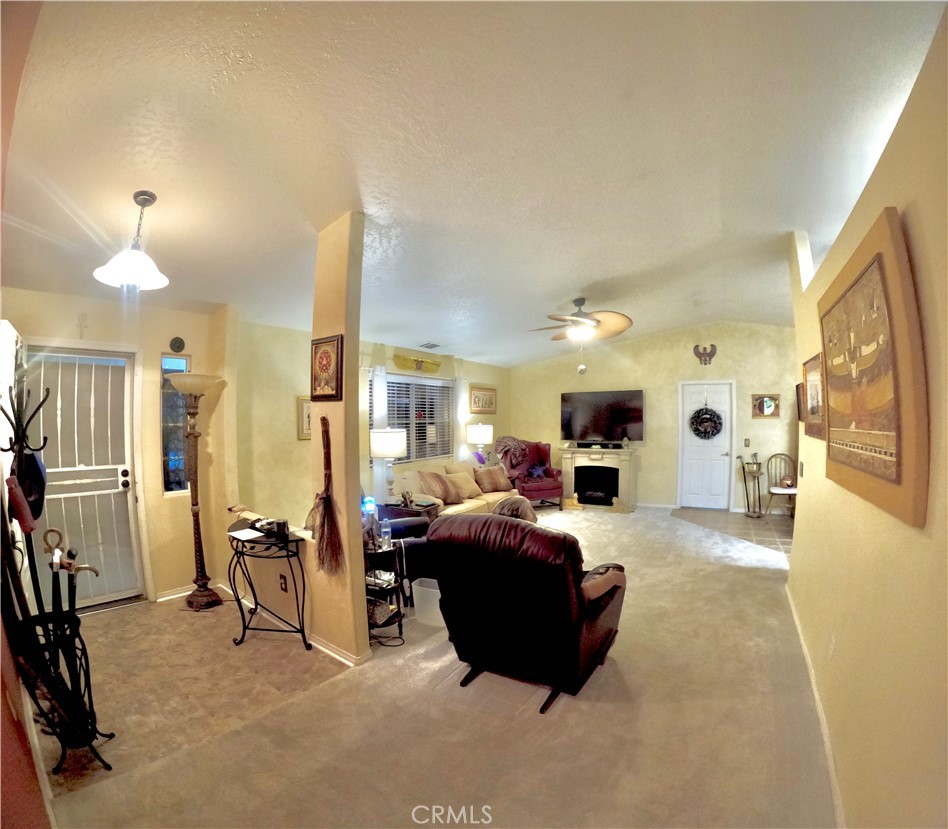 15550 Desert Star Property Photo 4