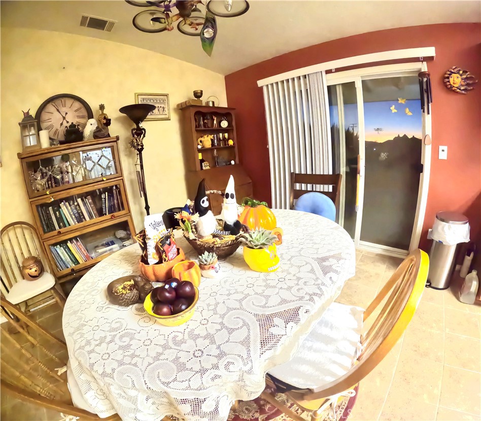 15550 Desert Star Property Photo 7
