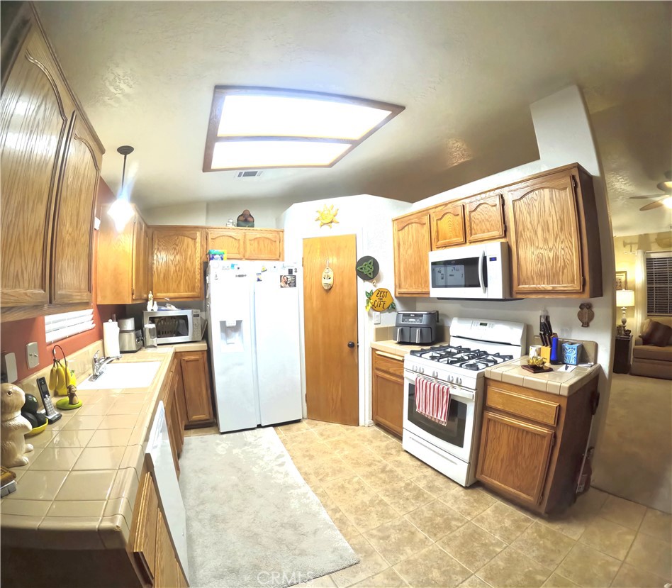 15550 Desert Star Property Photo 8
