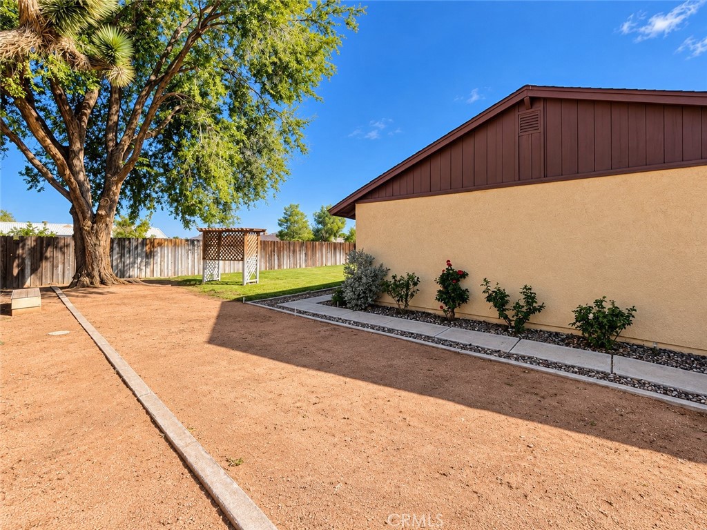 21360 Minodoka Road Property Photo 31