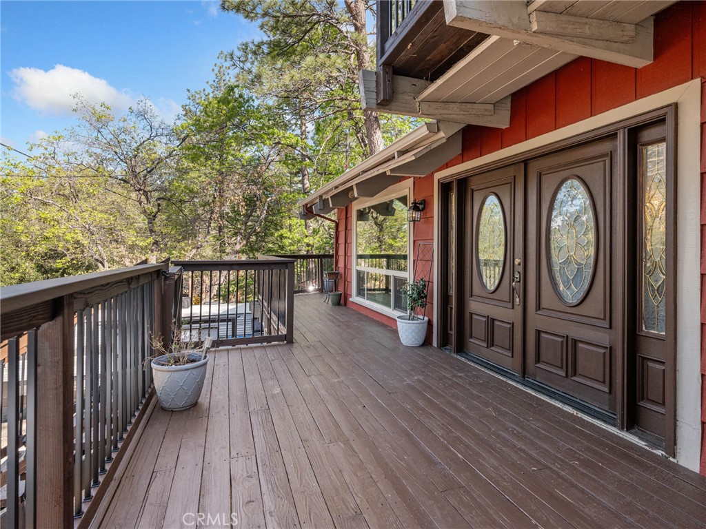 1147 Twin Lakes Property Photo 1