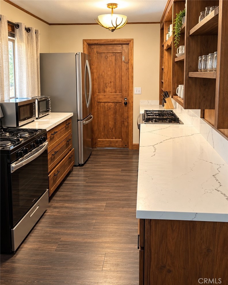 39150 Chincapin Property Photo 5
