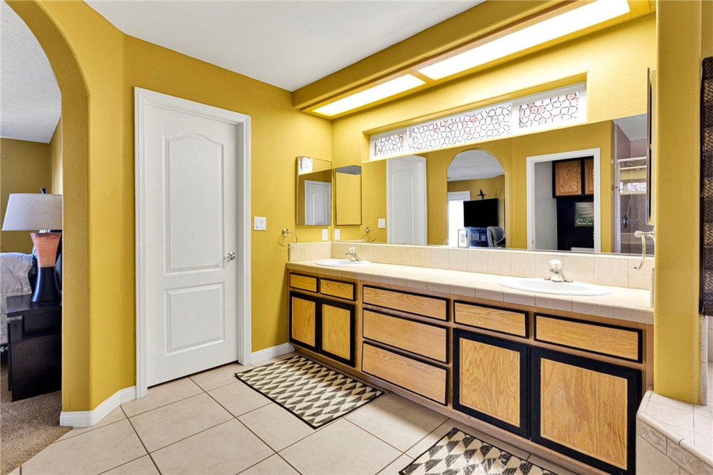 26030 Roundup Way Property Photo 43