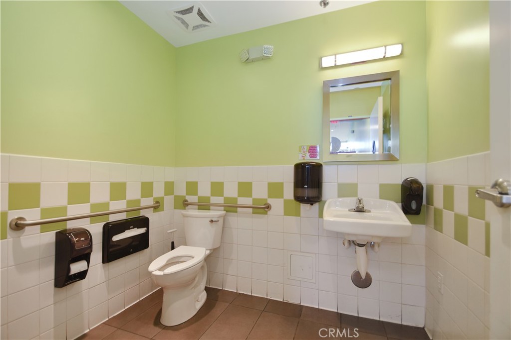 1310 S Riverside Avenue 3b Property Photo 17