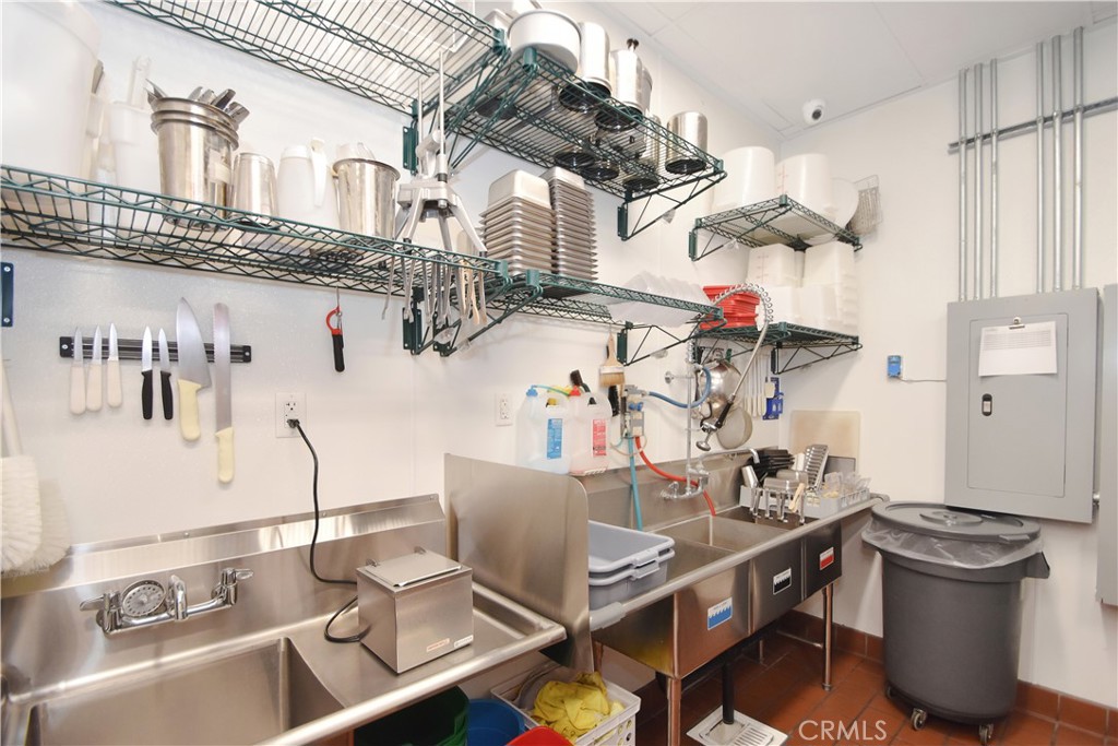1310 S Riverside Avenue 3b Property Photo 21