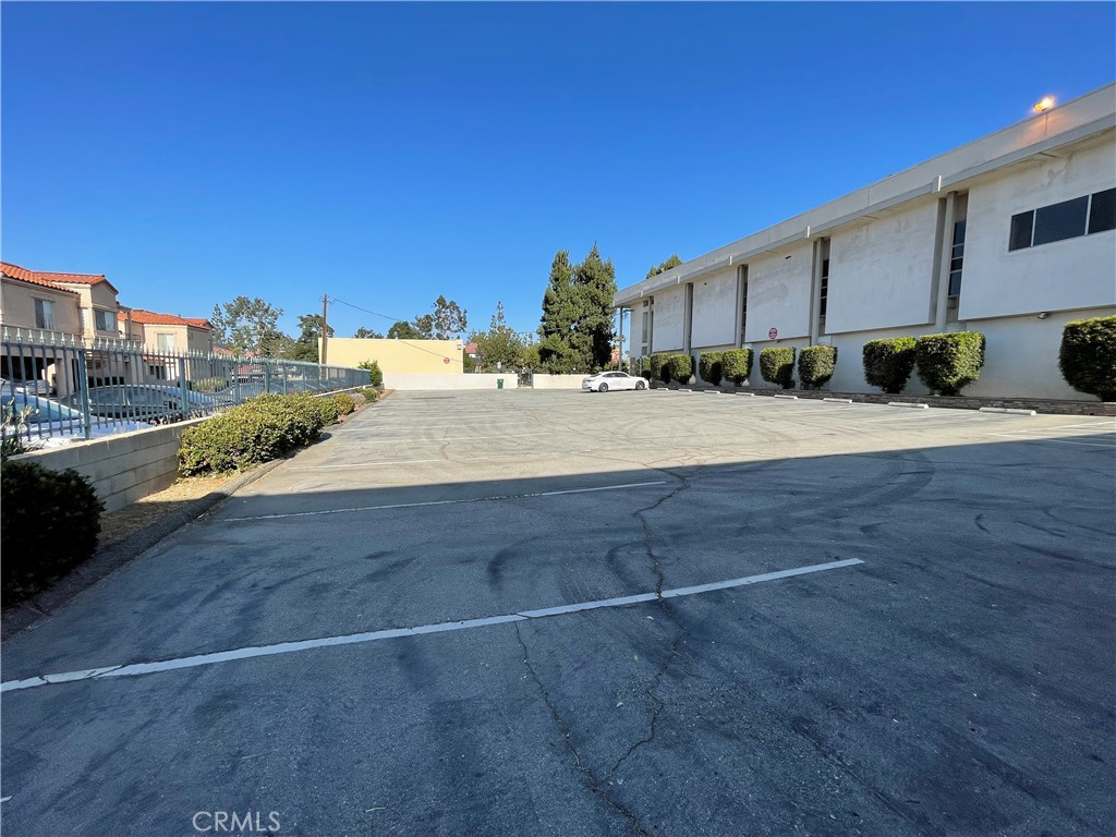 1245 W 6th Street Property Photo 6