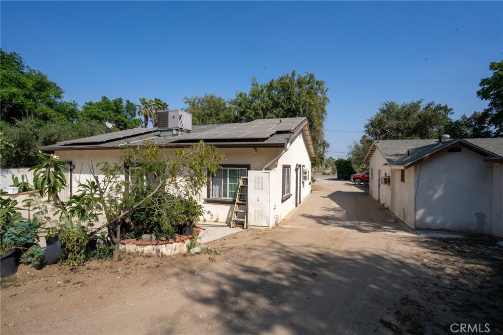 11164 Locust Avenue Property Photo 1