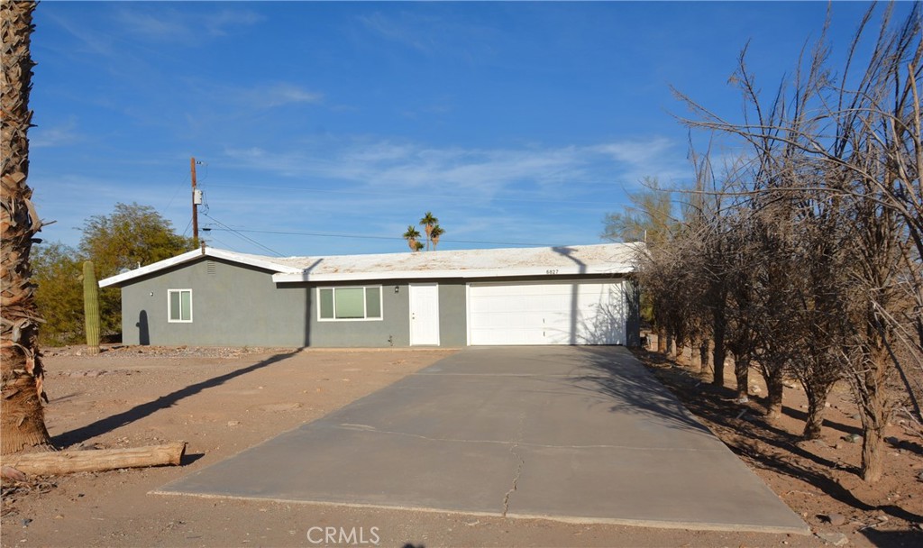 6827 Mesquite Court Property Photo