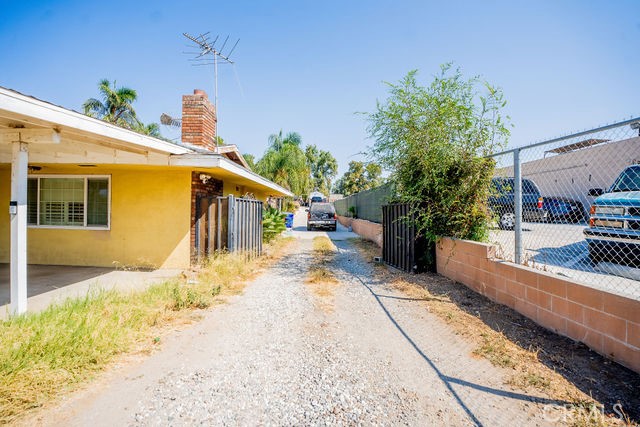 10915 Limonite Avenue Property Photo 7
