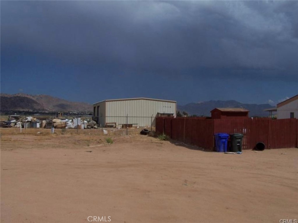 17115 Comanche Road Property Photo 2