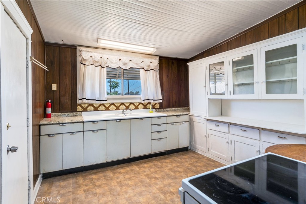 559 Edgar Avenue Property Photo 6