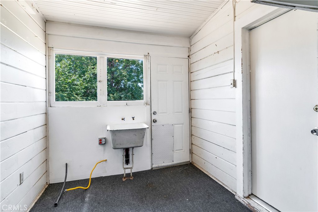 559 Edgar Avenue Property Photo 8